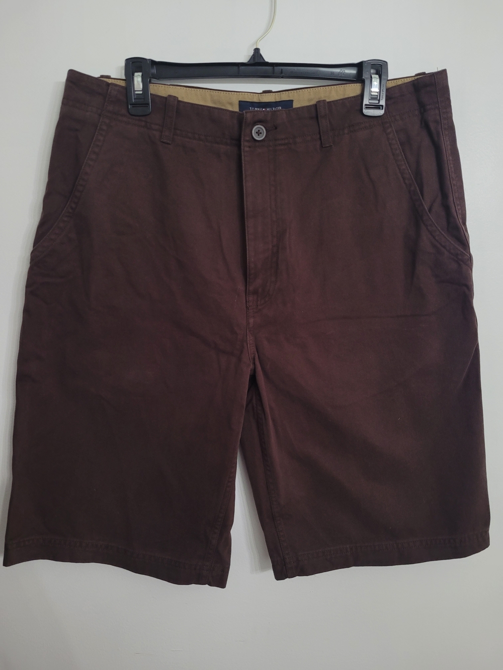 Tommy Hilfiger Men's Brown Cotton Chino Shorts Flat Front Zip 10" NWT Size 35
